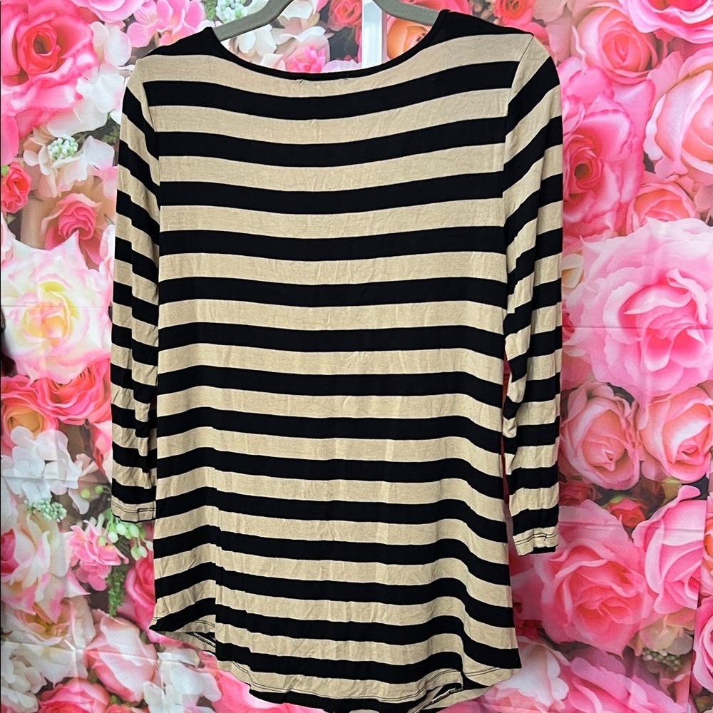 Cable & Gauge Black and Tan Chevron Blouse - Picture 4 of 4